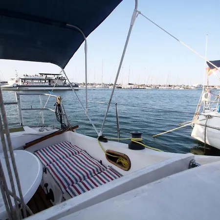 Botel Hospedate En Un Velero En La Marina Sur De