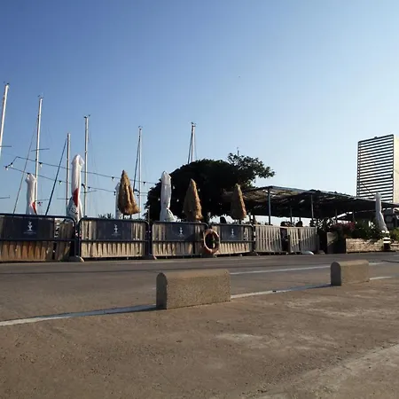 Hospedate En Un Velero En La Marina Sur De Botel *