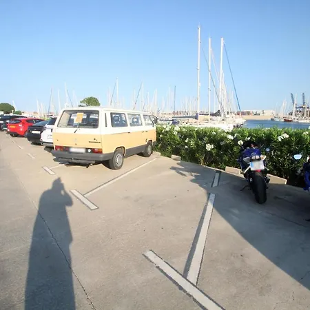 Hospedate En Un Velero En La Marina Sur De